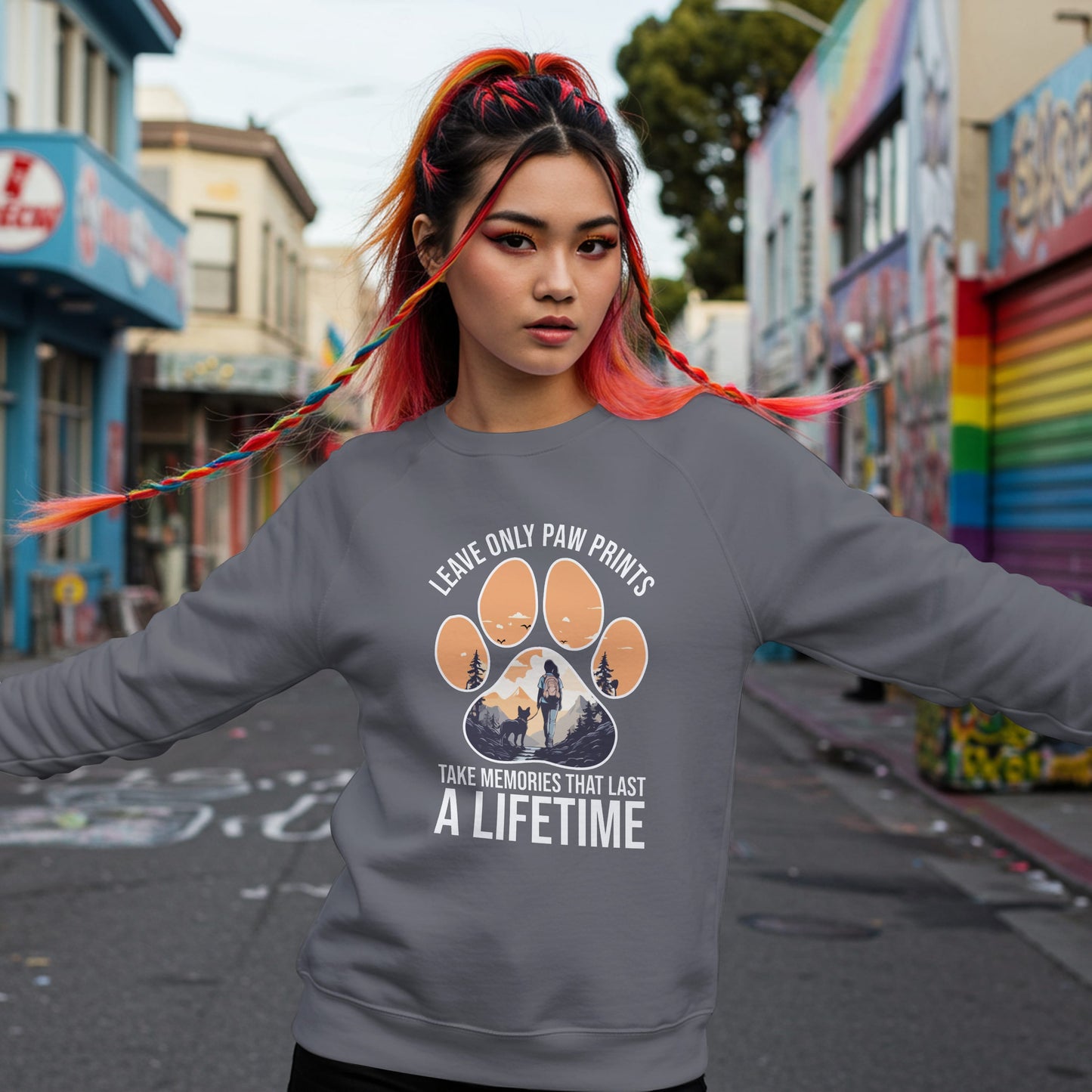 “Leave Only Paw Prints, Take Memories That Last a Lifetime” Hiking Dog Lover Sweatshirt – Cozy Unisex Adventure Pullover for Outdoor Pet Parents & Nature Lovers