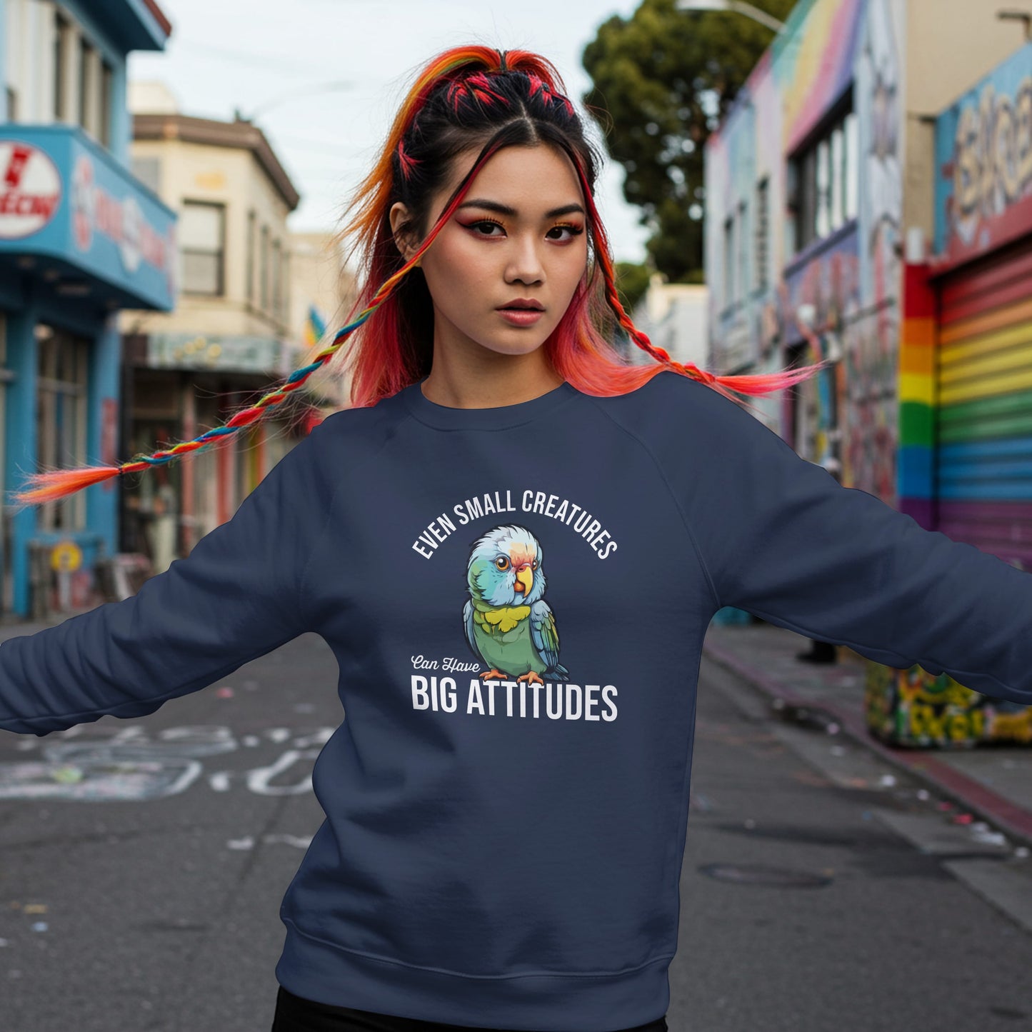 “Even Small Creatures Can Have Big Attitude” Parrot Sweatshirt – Sassy Bird Lover Gift, Bold Animal Graphic for Pet Owners
