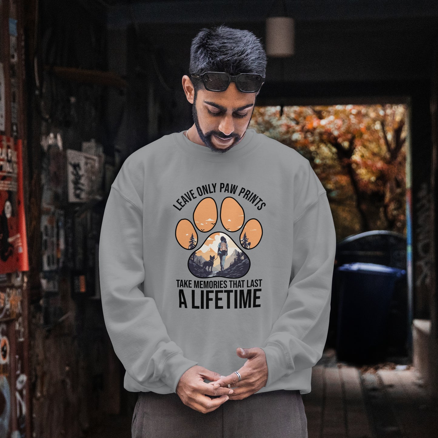 “Leave Only Paw Prints, Take Memories That Last a Lifetime” Hiking Dog Lover Sweatshirt – Cozy Unisex Adventure Pullover for Outdoor Pet Parents & Nature Lovers