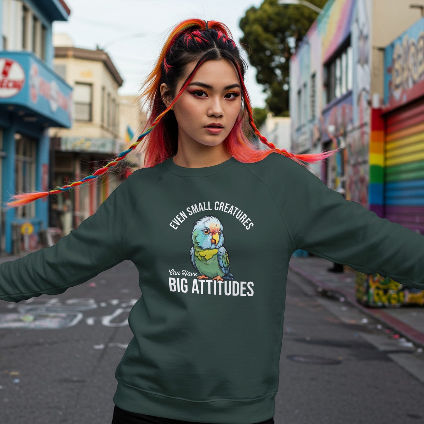 “Even Small Creatures Can Have Big Attitude” Parrot Sweatshirt – Sassy Bird Lover Gift, Bold Animal Graphic for Pet Owners
